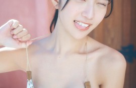 1. "热门影视圈八卦大揭秘"
2. "明星恋情动态频繁，影视圈内幕"
3. "新剧热播背后的影视圈故事"
4. "影视圈流言蜚语一网打尽"
5. "爆料：影视圈最新绯闻汇总"