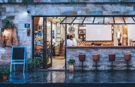 海角社区论坛: 网红咖啡店评测大比拼！