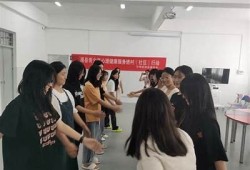 海角社区服务:提升青少年心理健康支援