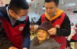 保持海角社区服务: 老年人关爱与数字化转型